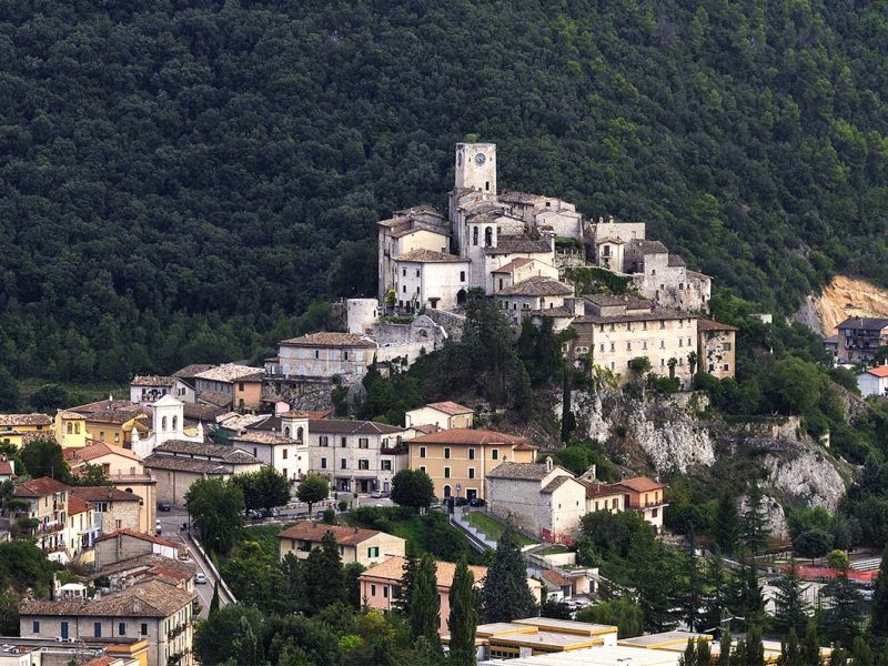 Arrone e Casteldilago, tra storia e San Valentino