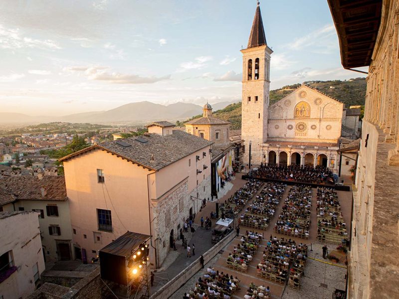 Festival dei Due Mondi, a Spoleto attesi 700 artisti per oltre 60 spettacoli. Un cartellone che ridefinisce i lunguaggi dell’arte