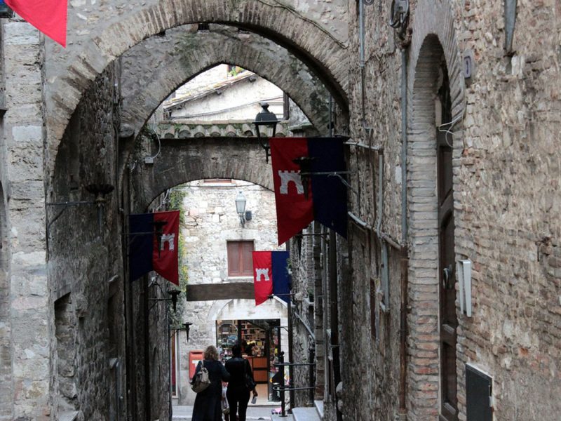 Il narnese, un dialetto raccontato “a pippa de coccio”